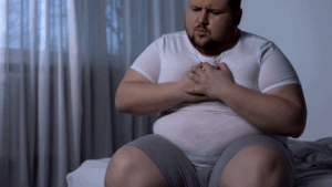 O colesterol elevado é um fator de risco significativo para doenças cardiovasculares, como infarto e AVC. Felizmente, mudanças no estilo de vida, especialmente na alimentação, podem ajudar a controlar e até reduzir os níveis de colesterol de forma natural.